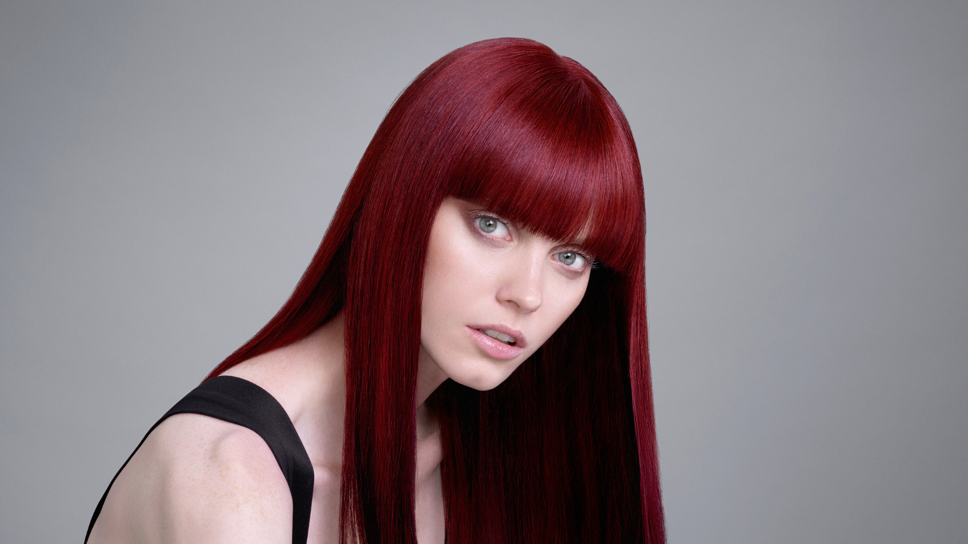 Importanța îngrijirii părului vopsit și diferențele dintre părul vopsit și cel natural